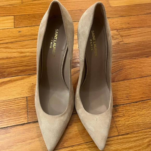 YSL Logo Pumps in beige - Picture 3 of 4